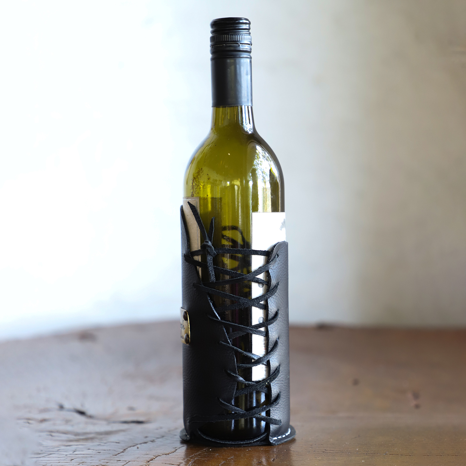 Vino Bottle Holder