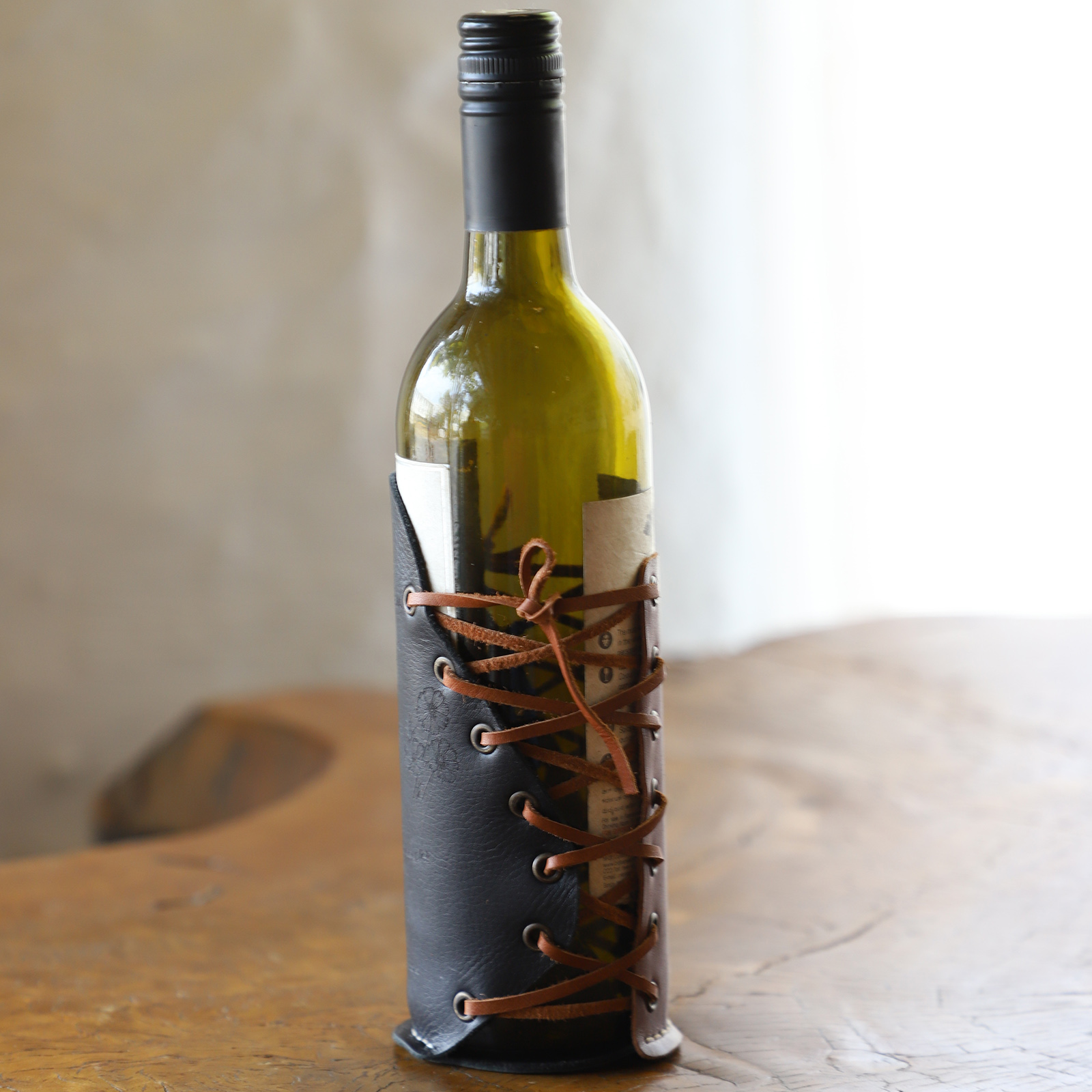 Vino Bottle Holder